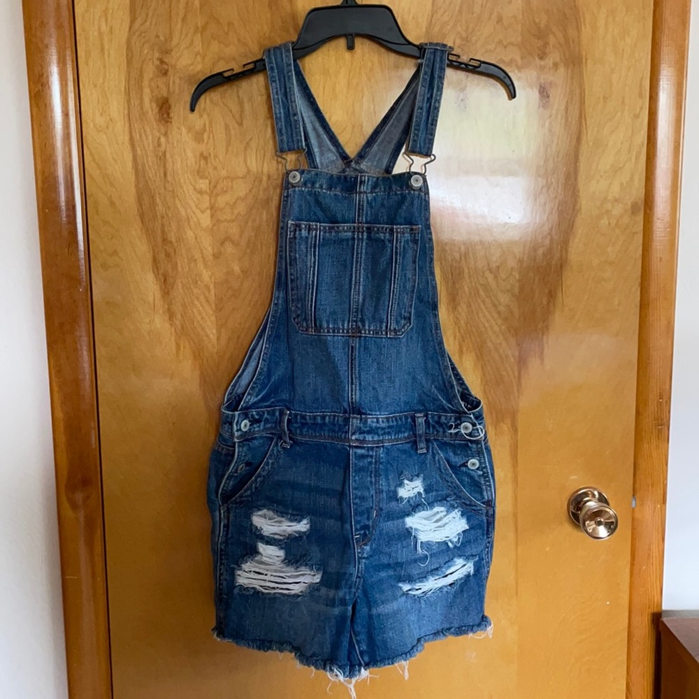 American Eagle denim short overalls, shorteralls.
